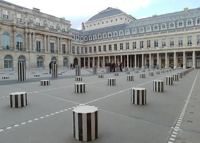Palais Royal Apartment
